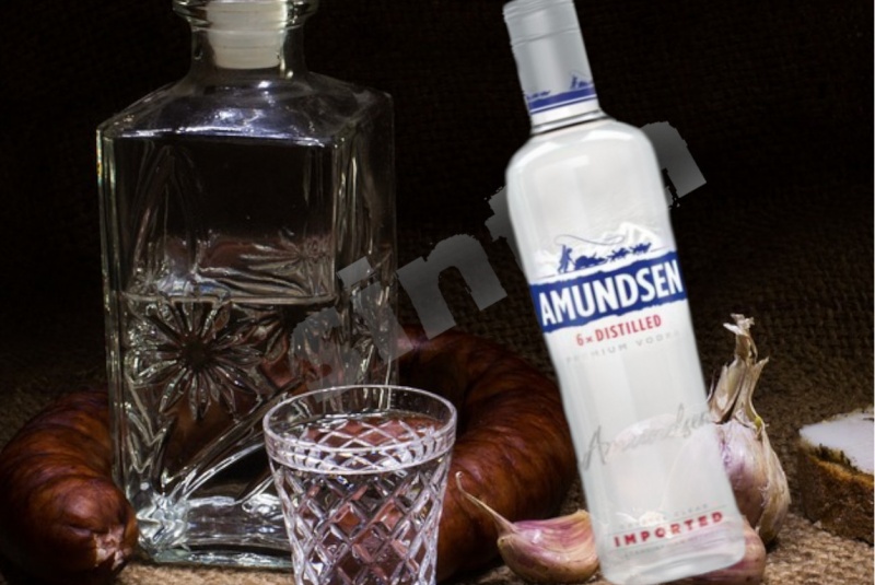 Akcie / Vodka Amundsen  37,5% 0,7 L - foto